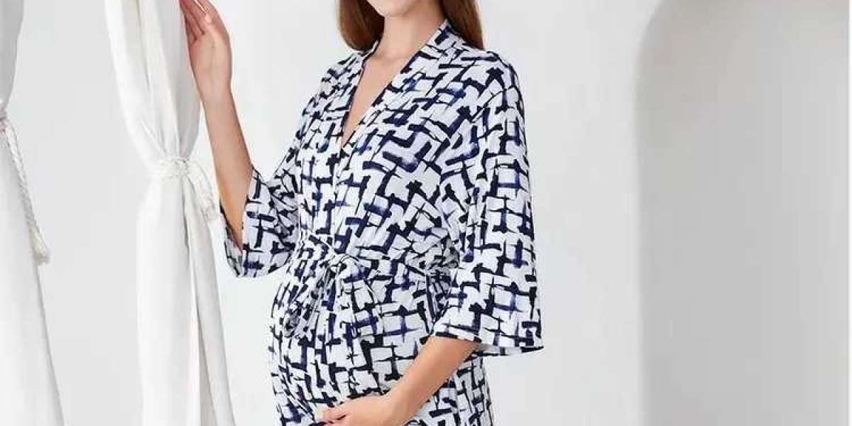 How to choose the right maternity robe?