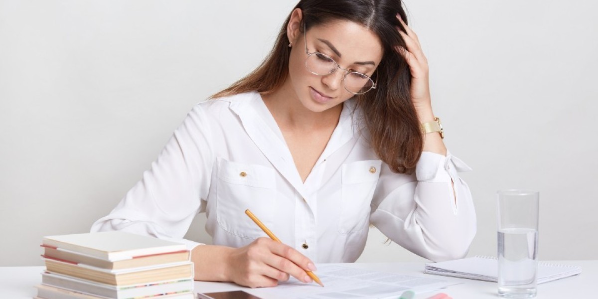 The Benefits and Considerations of Ordering an Online Custom Essay
