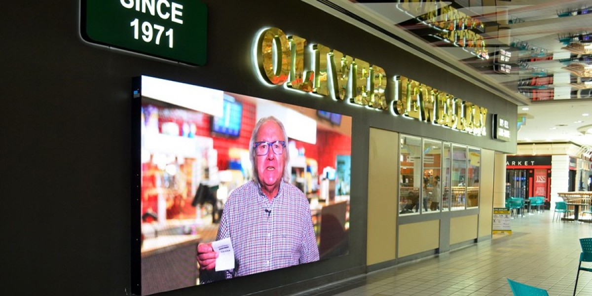 Indoor Digital Signs | Greentak Canada | Customizable & Energy-Efficient